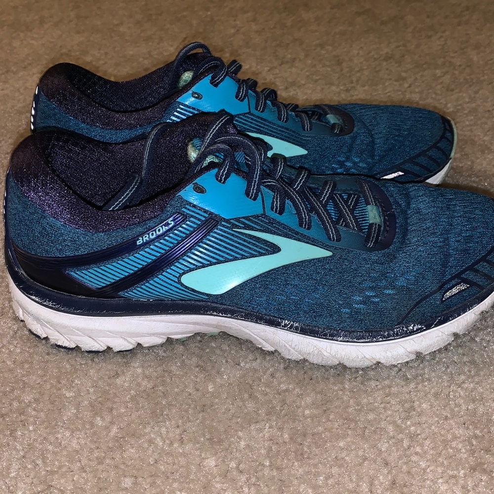Blue/teal brooks sneakers